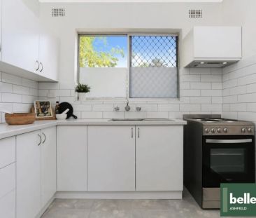 Spacious & Bright Two-Bedroom Apartment in Prime Dulwich Hill Location - Photo 5
