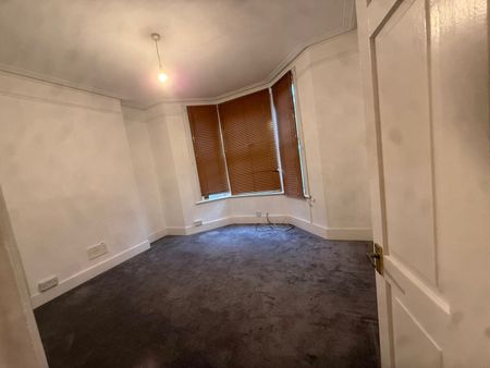 1 Bed Flat, Temple Street, E2 - Photo 2