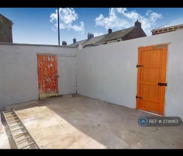 4 bedroom end of terrace house to rent - Photo 6