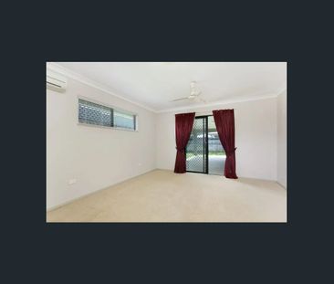 IMPRESSIVE FAMILY HOME ON LARGE BLOCK - Photo 6