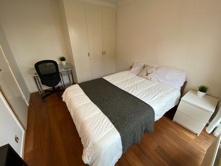 Room in a Shared House, Queen Of Denmark Court, SE16 - Photo 2