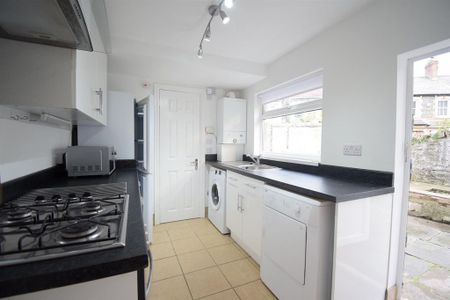 1 bedroom ground floor flat to rent - Photo 4