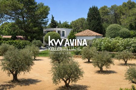 Location Maison 6 pièces 253m² PARADOU 13520 - Photo 4