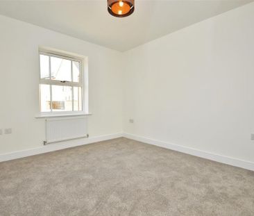 3 bedroom detached house to rent - Photo 4
