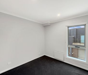 🏡 Brand New 4-Bedroom Townhouse in Wollert - Photo 3