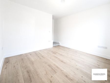 2 bedroom terraced house to rent - Photo 2