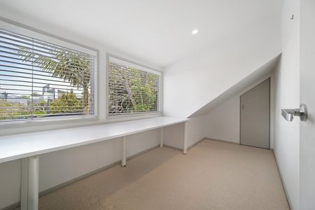 Super Stylish Modern Home - Photo 2