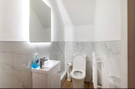 4 bedroom apartment to rent - Photo 2