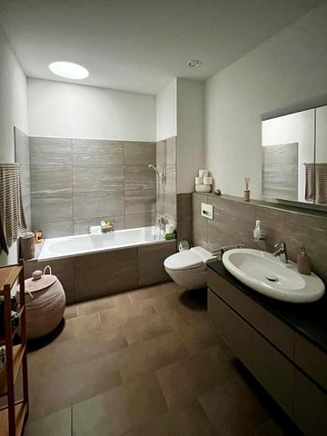 SPACIOUS AND SUNNY TERRACE - Foto 3