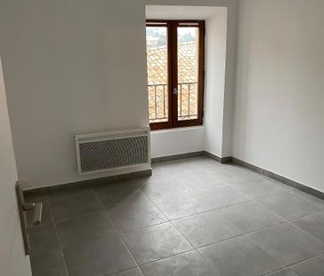 Location Appartement 5 pièces 69m² LES VANS 07140 - Photo 2