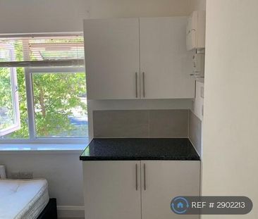 1 bedroom in a house share to rent - Photo 6