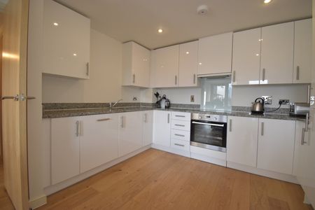 1 Bed Flat, Fulneck Pl, E1 - Photo 4
