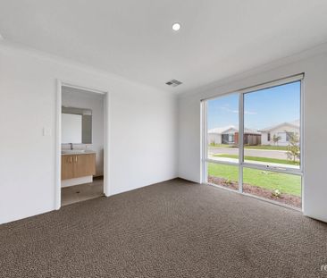 BRIGHT, BALANCED AND BEAUTIFULLY DESIGNED - Photo 3