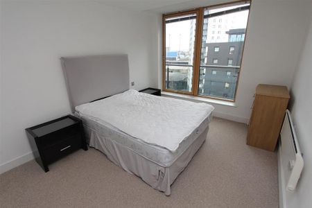 2 bedroom flat to rent - Photo 5