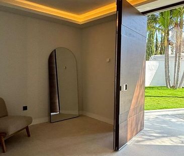 Luxury Villa for rent in The Golden Mile, Marbella, Andalusia - Photo 4