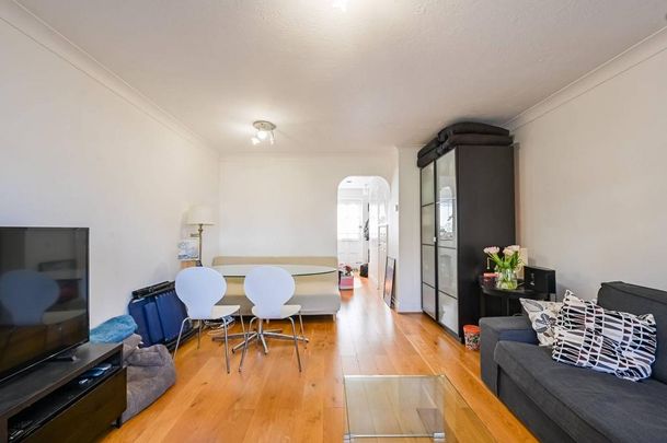 2 bedroom maisonette to rent - Photo 1