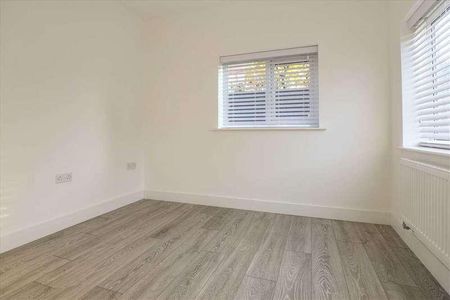 Station Road, Burton Latimer, NN15 - Photo 4