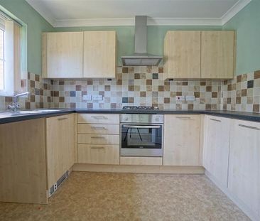 3 bedroom terraced house to rent - Photo 3