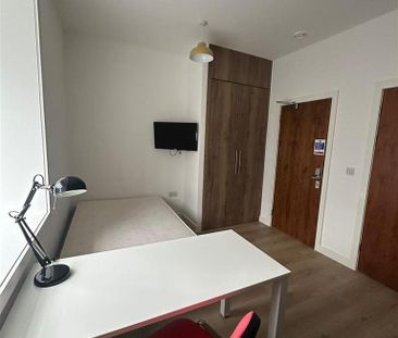 1 bedroom private hall to rent - Photo 5