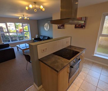 2 bedroom ground floor flat to rent - Photo 2