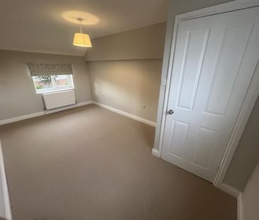 Bridge Farm Mews, Stretton, BURTON-ON-TRENT - Photo 3