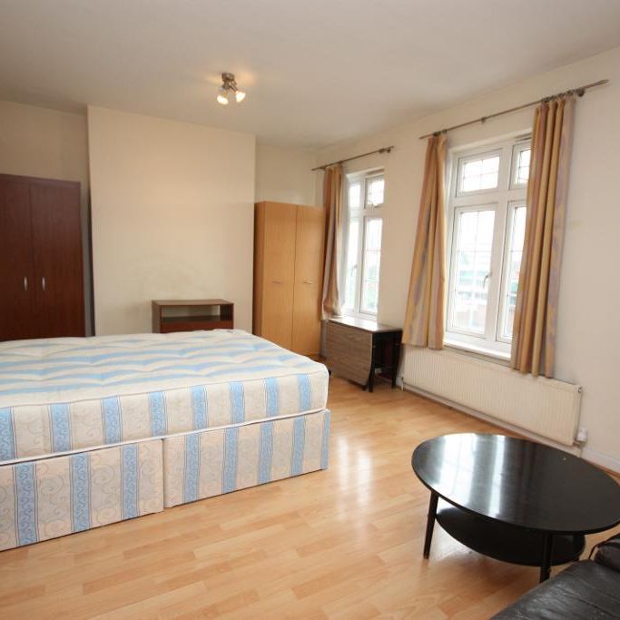 Western Avenue, East Acton, London, W3 7TZ - Photo 1