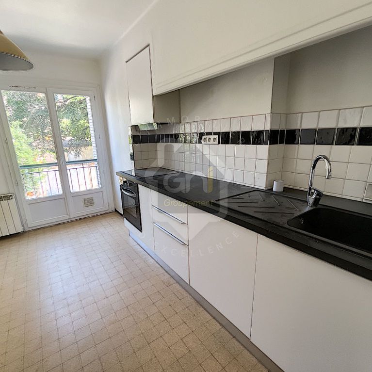 Location Appartement 3 pièce(s) 64 m2 +garage fermé, - Photo 1