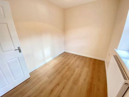 3 bedroom detached house to rent - Photo 2