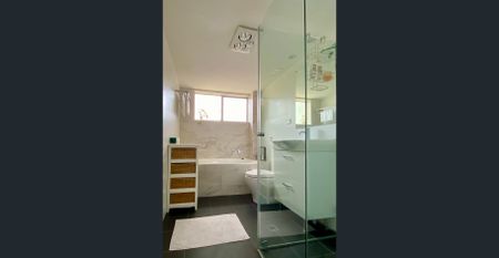 Fully Furnished, Light Filled & Airy Unit in Secure Block - Photo 2