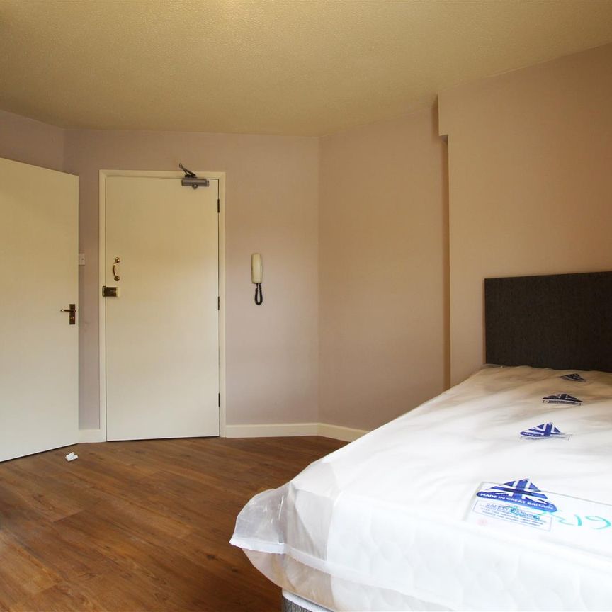 Room 1, East Road, Cambridge - Photo 1