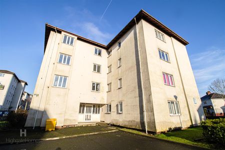 2-Bed Apartment to Let on Samuel Street, Preston - Photo 5