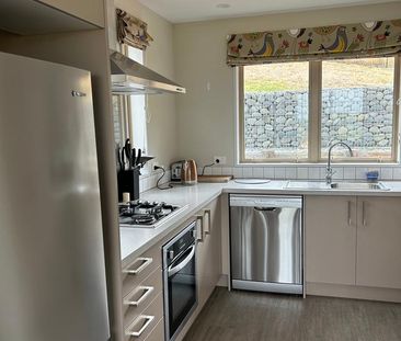 Two Bedroom Semi Furnished Cottage - Photo 6