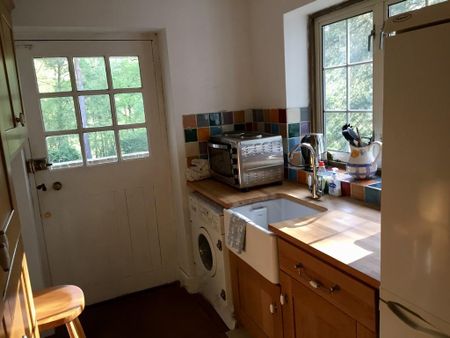 1 bedroom in a house share to rent - Photo 4