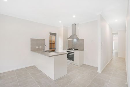 14 Annabel Street, Deanside VIC 3336 - House For Rent | Domain - Photo 2