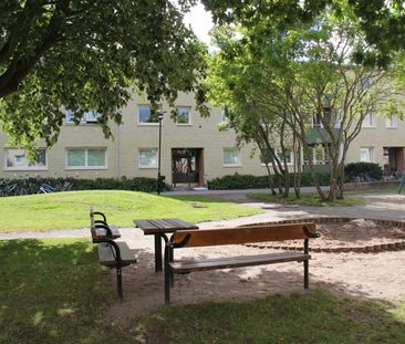 Surbrunnsvägen 8 B - Photo 1