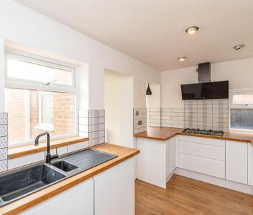3 bedroom semi-detached house to rent - Photo 4
