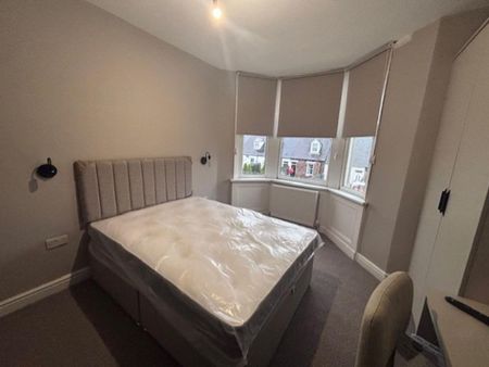 6 bedroom house of multiple occupation to rent - Photo 4