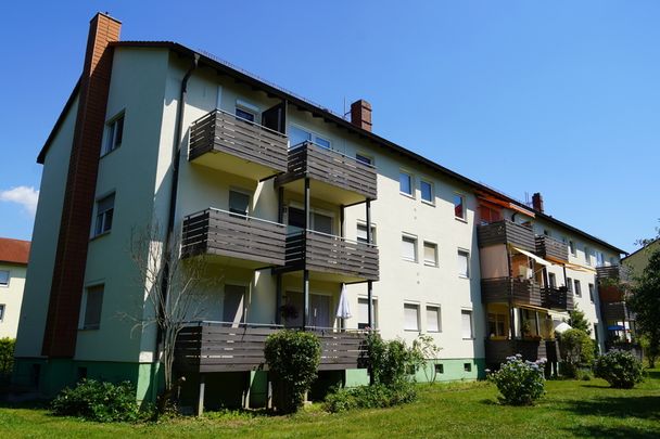 Charmante 3-Zimmer-Wohnung mit Süd-Balkon und Garage in gepflegter Wohnanlage in ... - Photo 1
