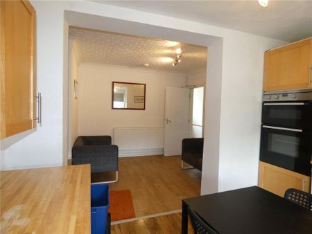 4 bedroom terraced house to rent - Photo 2