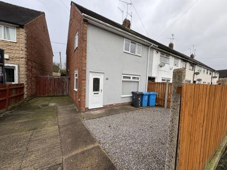 3 bedroom end of terrace house to rent - Photo 2