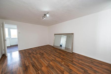 3 bedroom end of terrace house to rent - Photo 2
