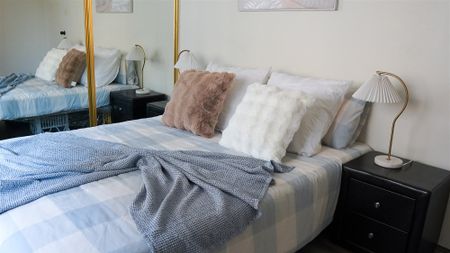 Newly Renovated 2 Bedroom Apartment for Lease - Photo 5