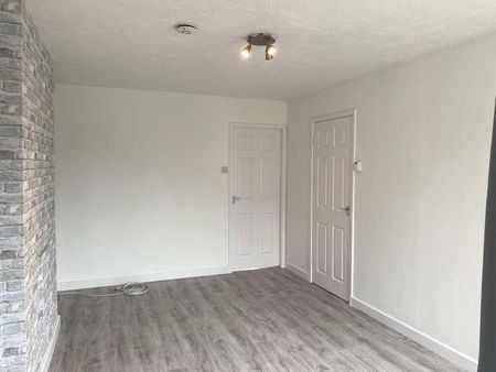 Varley Gardens, Flanderwell, Rotherham, S66 - Photo 2