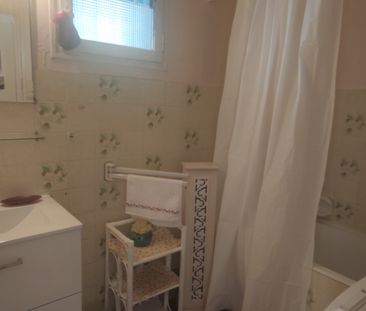 Location Appartement 2 pièces 43m² SIX FOURS LES PLAGES 83140 - Photo 3