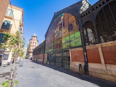 Pasillo de Atocha, Málaga, Andalusia 29005 - Photo 2