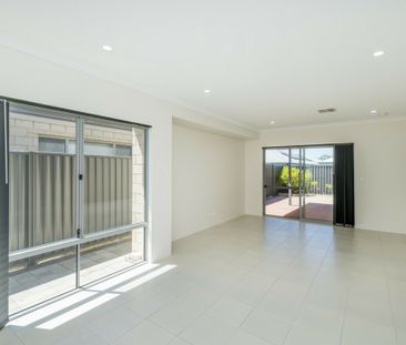 Modern Easy Maintenance Family Home - Photo 2