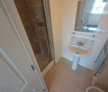2 bedroom flat to rent - Photo 6