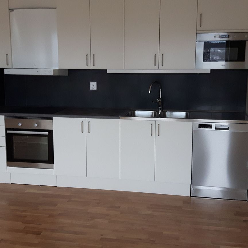 Hantverkaregatan 1 - Photo 1