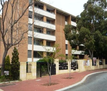 Low Maintenance Apartment in Amazing Location - Photo 6