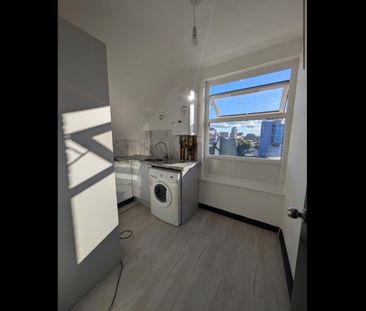 1 Bed Flat, Burley Street, LS3 - Photo 3